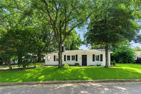 5553 Rock Creek Ln, Virginia Beach, VA 23462