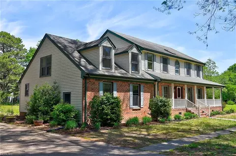 617 Saint Brides Rd W, Chesapeake, VA 23322