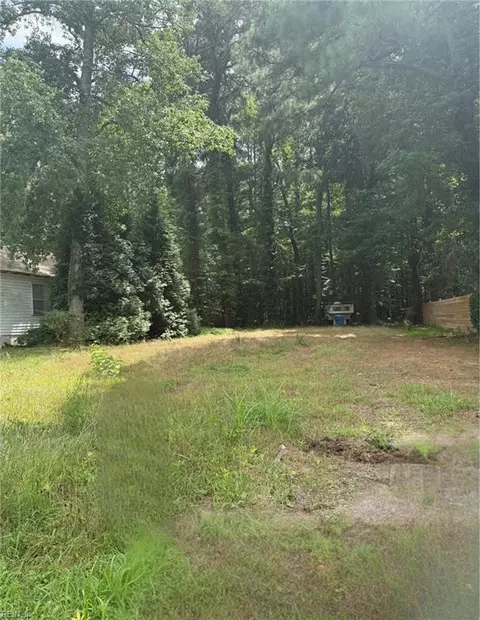1145 Beautiful St, Virginia Beach, VA 23451