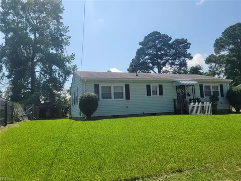 221 Picard Dr, Newport News, VA 23608