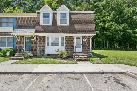 127 Charles Parish Dr, Poquoson, VA 23662