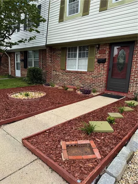 840 N Grosvenor Ct, Virginia Beach, VA 23462