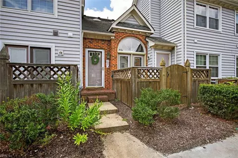 705 Nottoway River Ct #B, Chesapeake, VA 23320