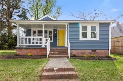 139 Ash Ave, Newport News, VA 23607