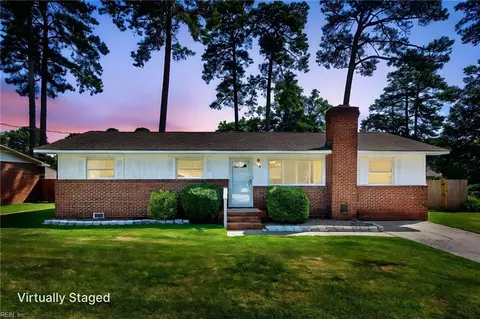 510 Boxwood Ct, Suffolk, VA 23434