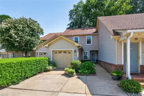 805 Shoal Creek Trl, Chesapeake, VA 23320