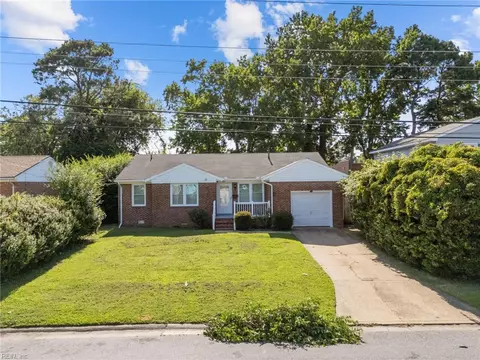 817 Hilltop Rd, Virginia Beach, VA 23451