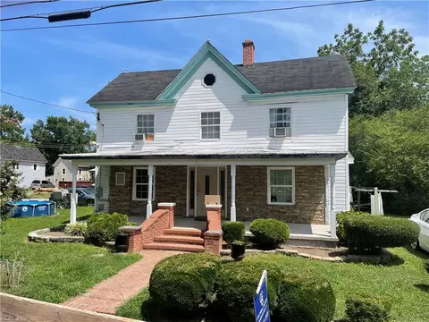 22 Boundary Ave, Onancock, VA 23417