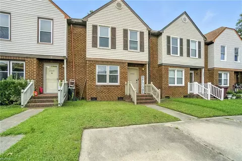 2333 Meadows Landing Lndg, Chesapeake, VA 23321