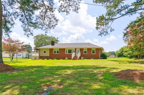 306 E Church St, Wakefield, VA 23888