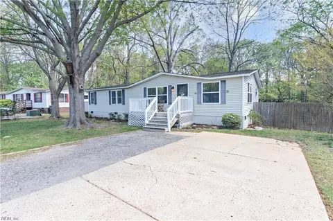 113 Cattail Ln, Yorktown, VA 23693