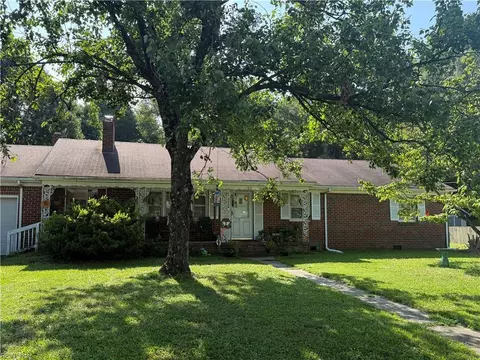 837 Colony Manor Rd, Chesapeake, VA 23320