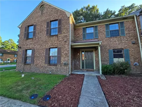 374 Circuit Ln #B, Newport News, VA 23608