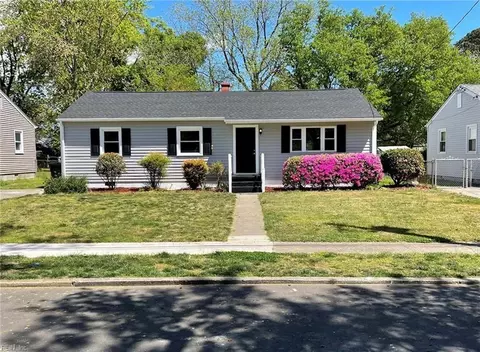 14 Ambrose Ln, Hampton, VA 23663