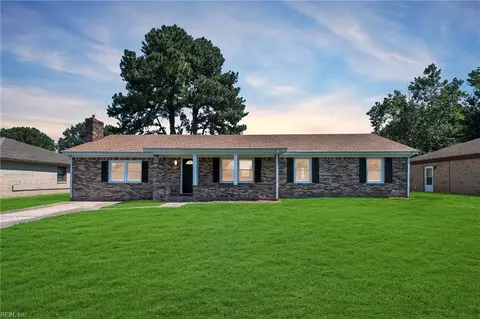 1413 Cole Dr, Chesapeake, VA 23320