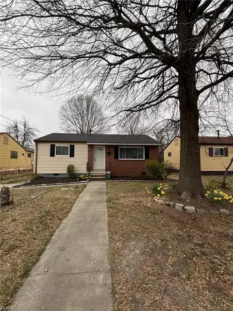 711 Vellines Ave, Chesapeake, VA 23324