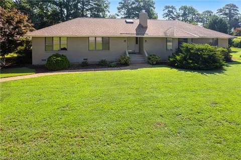 1007 Whippingham Pw Pkwy, Carrollton, VA 23314