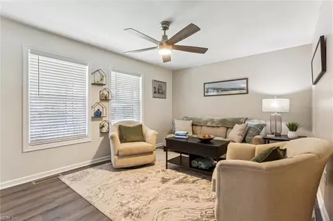 5112 Booker St, Chesapeake, VA 23320