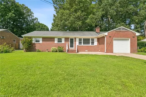 1815 Meadowview Dr, Yorktown, VA 23693