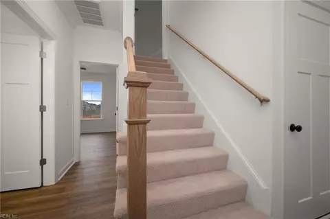Entry Way - 2223 Captiva Ln, Chesapeake, VA 23321 photo 10 of 12