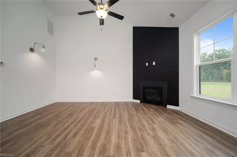 Living - 2223 Captiva Ln, Chesapeake, VA 23321 photo 3 of 4