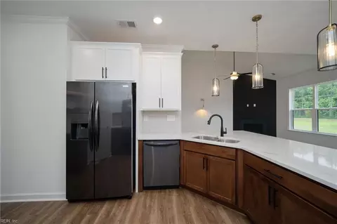 Kitchen - 2223 Captiva Ln, Chesapeake, VA 23321 photo 2 of 2