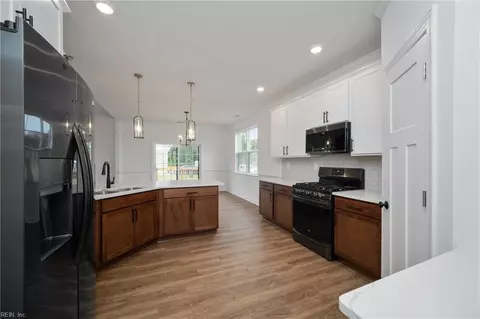Kitchen - 2223 Captiva Ln, Chesapeake, VA 23321 photo 1 of 2