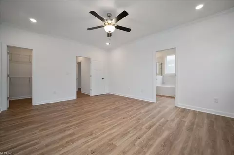 Entry Way - 2223 Captiva Ln, Chesapeake, VA 23321 photo 8 of 12
