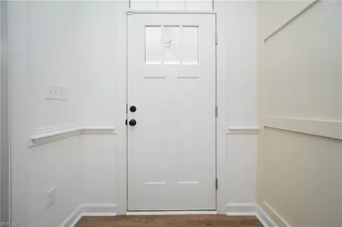 Entry Way - 2223 Captiva Ln, Chesapeake, VA 23321 photo 1 of 12