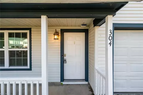 304 Jacks Pl, Newport News, VA 23608