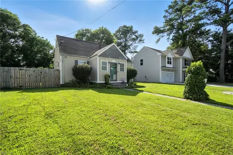 8033 E Glen Rd, Norfolk, VA 23505