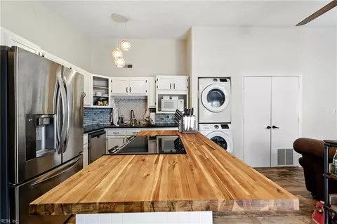 9706 7th Bay St #503, Norfolk, VA 23518