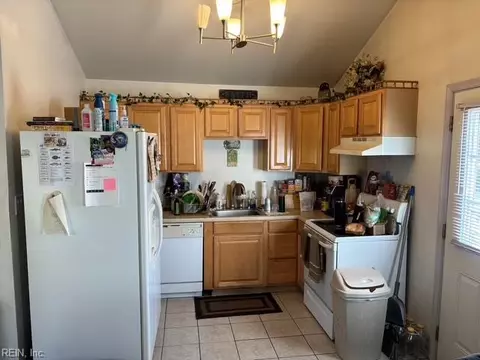 Kitchen - 24465 Curve Dr, Windsor, VA 23487 photo 1 of 2