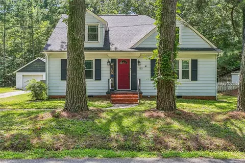 122 Claxton Creek Rd, Seaford, VA 23696