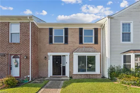 624 Chancery Sq, Virginia Beach, VA 23452