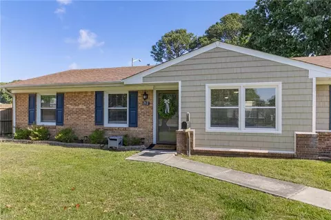 212 Cortland Ln, Virginia Beach, VA 23452