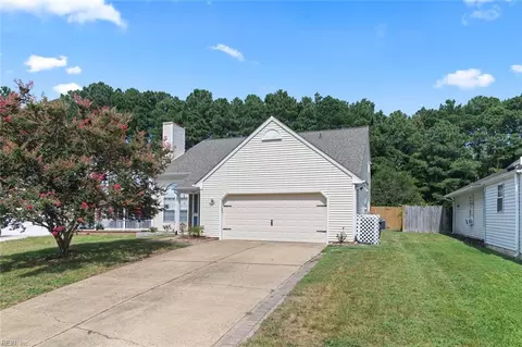 637 Aylesbury Dr, Newport News, VA 23608