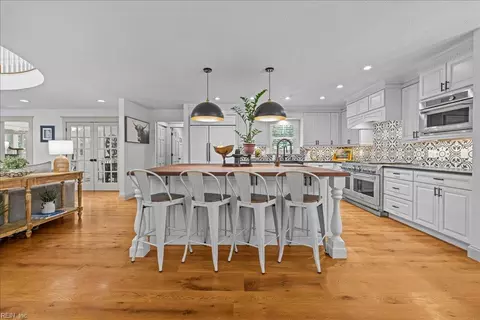 1041 Taft Rd, Chesapeake, VA 23322