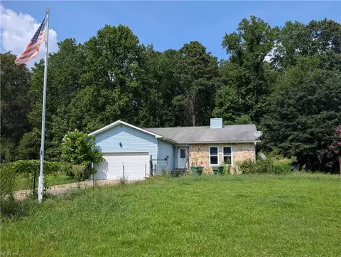 11489 Dews Plantation Rd, Ivor, VA 23866