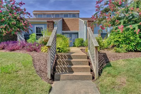 5256 Breezewood Arch Arch, Virginia Beach, VA 23464