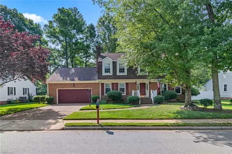 13 Paddock Ln, Hampton, VA 23669