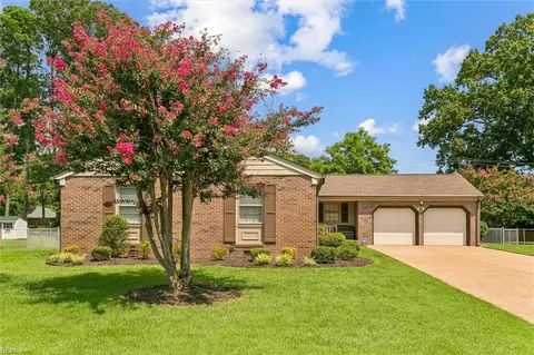 11 Colonial Acres Dr, Hampton, VA 23664