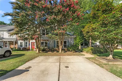 110 Tannin Bark Trl, Yorktown, VA 23692