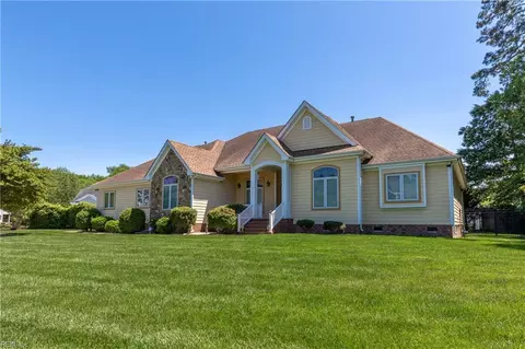 1717 Mount Airy Ct, Virginia Beach, VA 23456