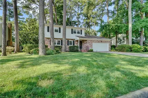 60 Carriage Hill Dr, Poquoson, VA 23662