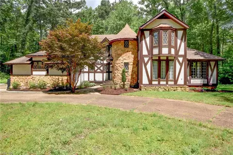 324 Woodards Ford Rd, Chesapeake, VA 23322