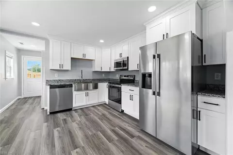1301 Elmhurst Ln, Portsmouth, VA 23701