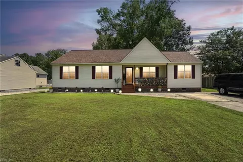 949 Aberdeen Ln, Chesapeake, VA 23322