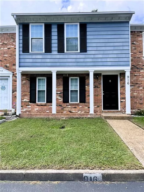 916 Spinnaker Ct, Chesapeake, VA 23320
