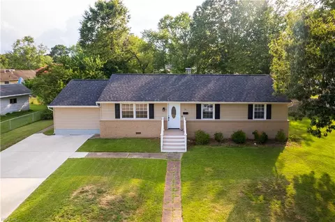 10 Prince William Rd, Newport News, VA 23608